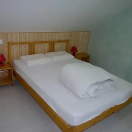 Maison Lumineuse Et Spacieuse Avec Terrain *